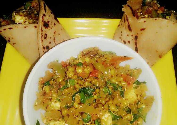 Recipe of Ultimate Sprout moong with capsicum