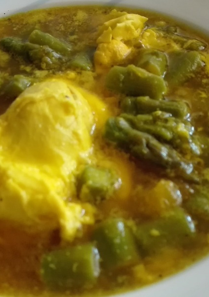 Una foto de Caldo de espárragos