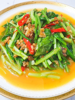 A菜炒蒜辣油蔥酥(萵苣) 的食譜成品照片