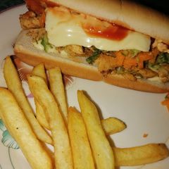 Rainbow chicken sandwich A picture of Rainbow chicken sandwich.