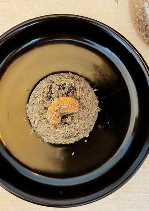 A picture of Healthy black  powder.