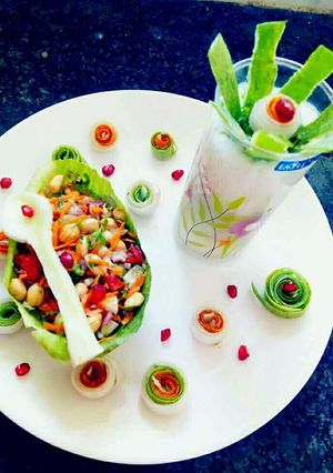 A picture of Peanut salad and radish juice.