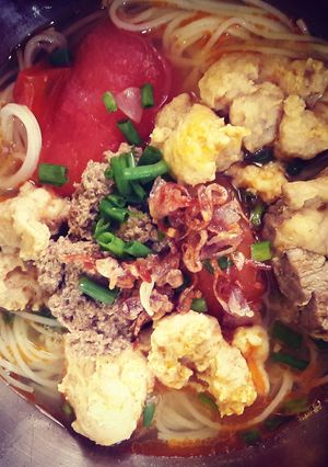 Hình của món Bún riêu cua mọc.