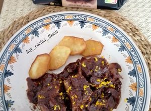 Foto principal de Solomillo de cerdo con salsa de chocolate y naranja