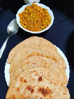 আলুর পরোটা (Aloor paratha recipe in bengali) রেসিপির প্রধান ছবি