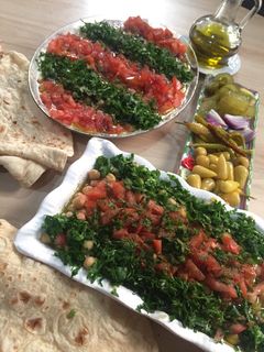 صورة لوصفة سلطة الحمص بعصير الليمون 🍋