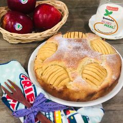 A picture of Apple Cake.