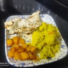 A picture of Methi pulav with aloo fry.