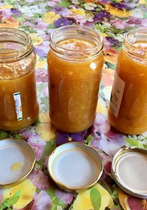 Una foto de Mermelada de naranjas 🍊 🍊✨