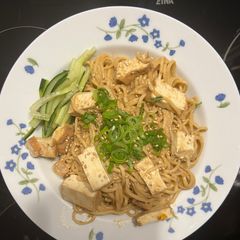 A picture of Peanut Chilli Noodles.