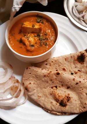 A picture of Tofu butter masala.