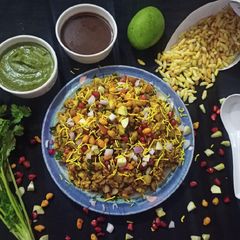 A picture of Surti Bhel.