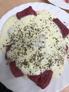 Una foto de 218. Ñoquis de remolacha con salsa de queso (principal verdura)
