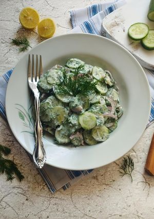 عکسی از دستور سالاد خیار وشوید🥒🧄🥗