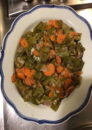 Une photo de Pois gourmands et carottes aux échalotes et ciboulette