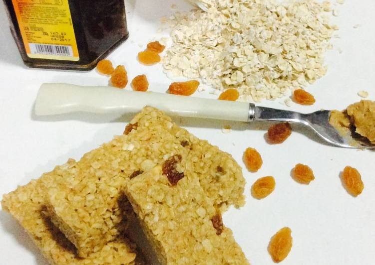 Peanut butter Honey &amp; Oats bars