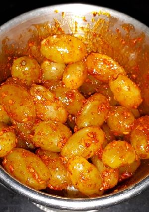 A picture of Angoori Achar.