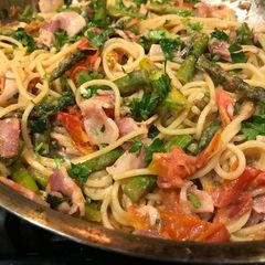 A picture of Easy Creamy Bacon, Asparagus, Tomato Pasta with Boursin (or Cream Cheese).