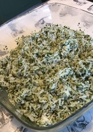 Une photo de Riz aux herbes fraîches,ail et citron vert
