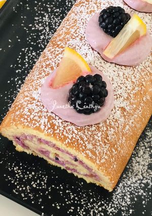 Foto resep Blackberry Lemon Roll Cake