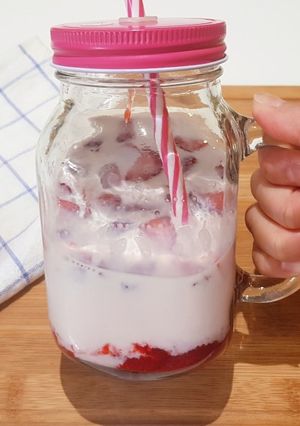 รูปของ นมสตรอว์เบอร์รี่เกาหลี Fresh Strawberry Milk 🍓🍓