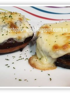 Una foto de Milhojas de berenjena