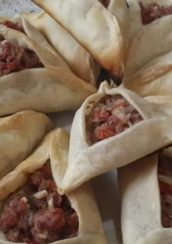 Una foto de Fatay o empanadas árabes