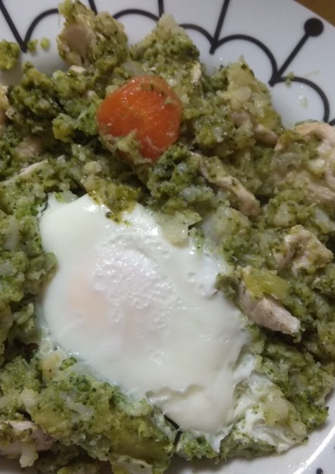 Una foto de Huevos al jardín