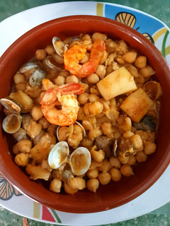 Una foto de Paella de garbanzos Imperio