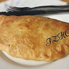 A picture of 🌮🥗Calzone🥗🌮.