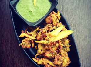 A picture of Raw mango pakodas.