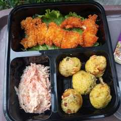 Bekal : Nasi kuning, chicken katsu, salad-レシピのメイン写真
