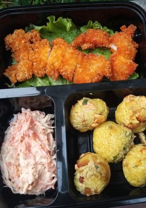 Foto resep Bekal : Nasi kuning, chicken katsu, salad