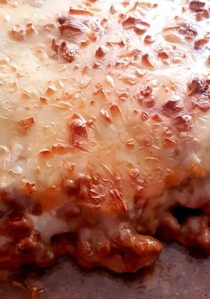 A picture of Baked beef with bechamel.