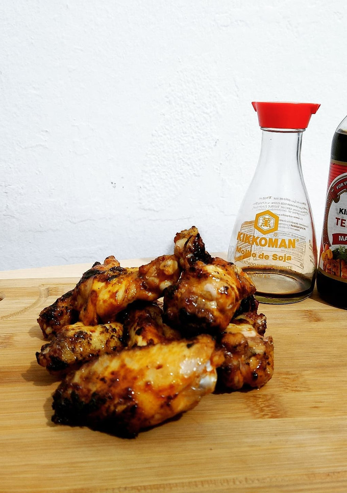 Foto de Asas de frango grelhadas
