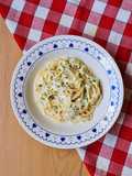 Pasta con crema de leche 🍝 Fideos secos a la crema con mozzarella, ajo y perejil🍝