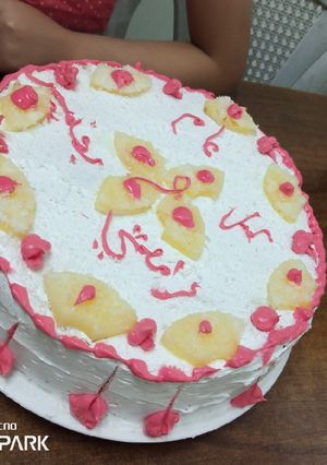 صورة لوصفة كيكة اسفنجية محشية فواكه