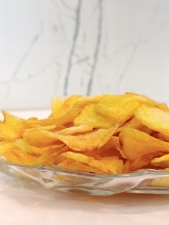 عکسی از دستور چیپس سیب زمینی نمکی