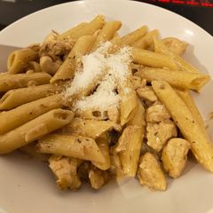 A picture of Creamy Chicken Penne.