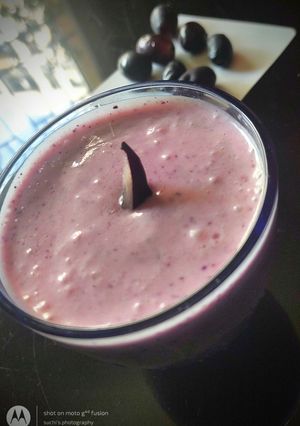 A picture of Jamun Lassi.