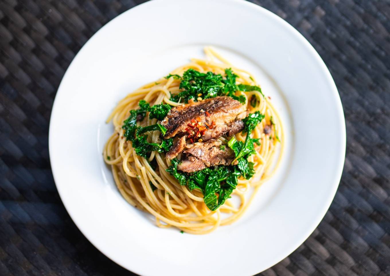 Aglio-olio Pasta with Kale and Oil Sardines