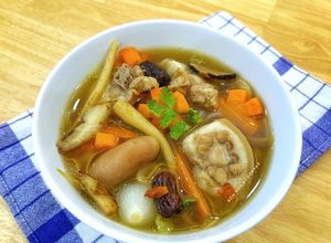 Hình của món Đuôi Heo Hầm Sâm Ngọc Linh.