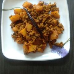 A picture of Drumstick flower curry.