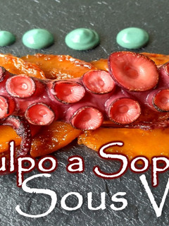 Una foto de Pulpo marcado a soplete con Calabaza Ahumada y Lactonesa de Espirulina