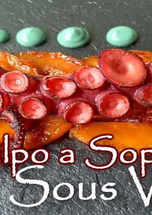 Una foto de Pulpo marcado a soplete con Calabaza Ahumada y Lactonesa de Espirulina