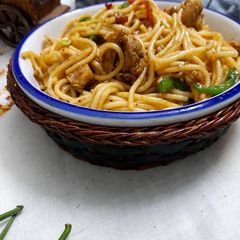 A picture of Chow Mein.