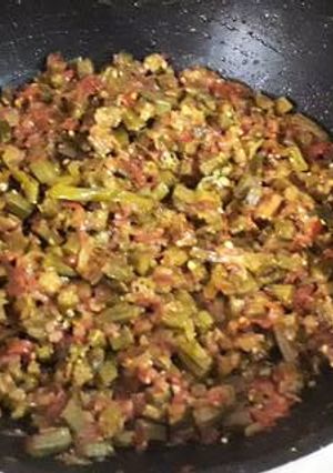 A picture of Bhuni Bhindi With Onion and Tomatoes.