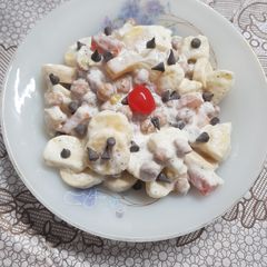 A picture of Chickpea Fruit Salad🍲🥣.