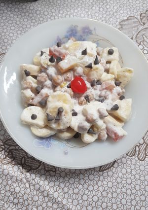 A picture of Chickpea Fruit Salad🍲🥣.
