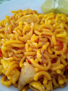 Una foto de Fideuá de calamares